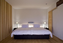 bed02.jpg